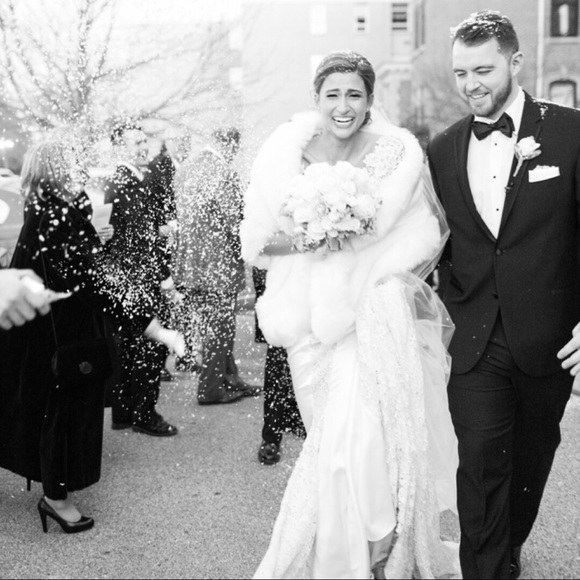 Meet your Posher, Nicole - Picture 2 of 2